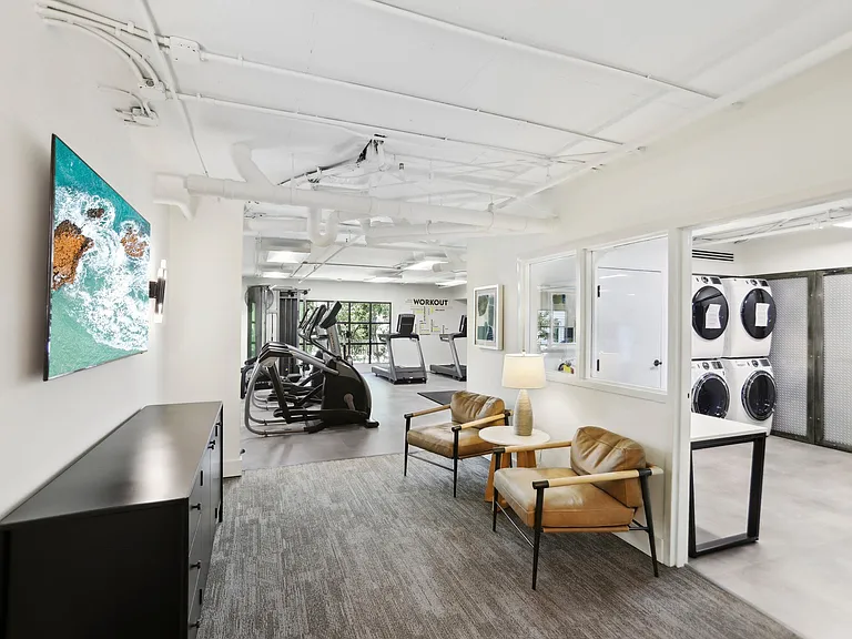 Wesley Townsend Apartments at Buckhead — Photo 23