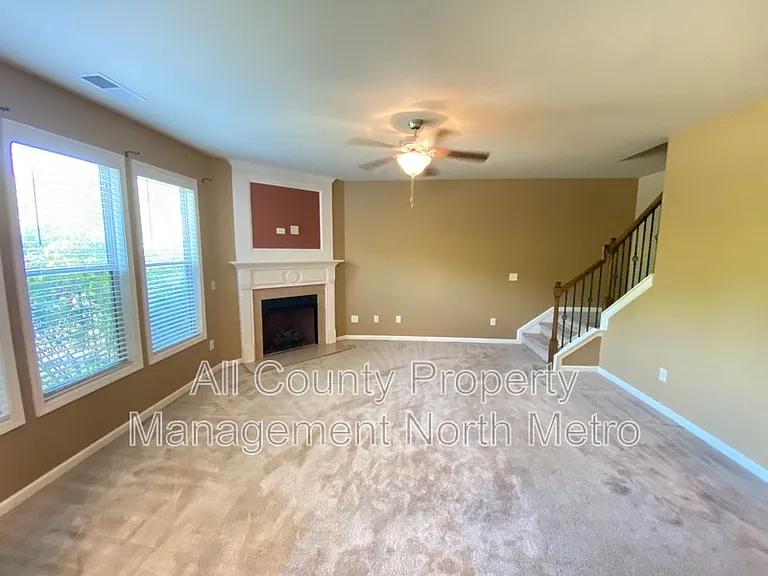 5060 Glencliff Dr — Photo 3