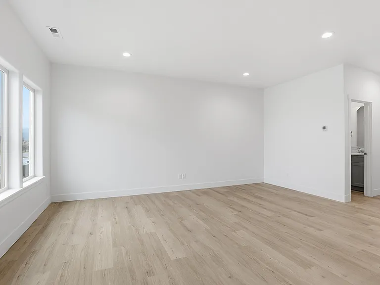 631 N Creative Way — Photo 4