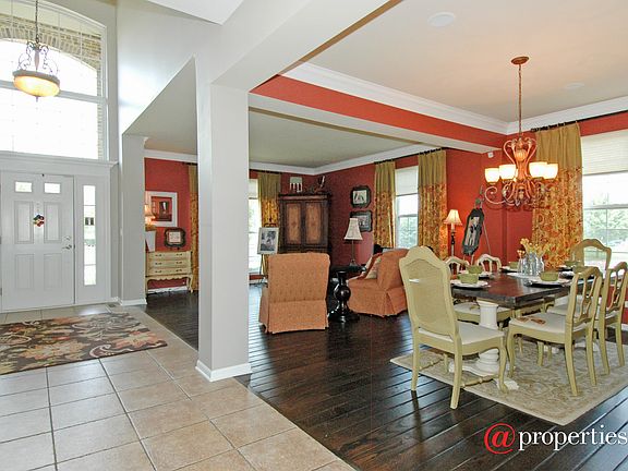 Living Room / Dining Room