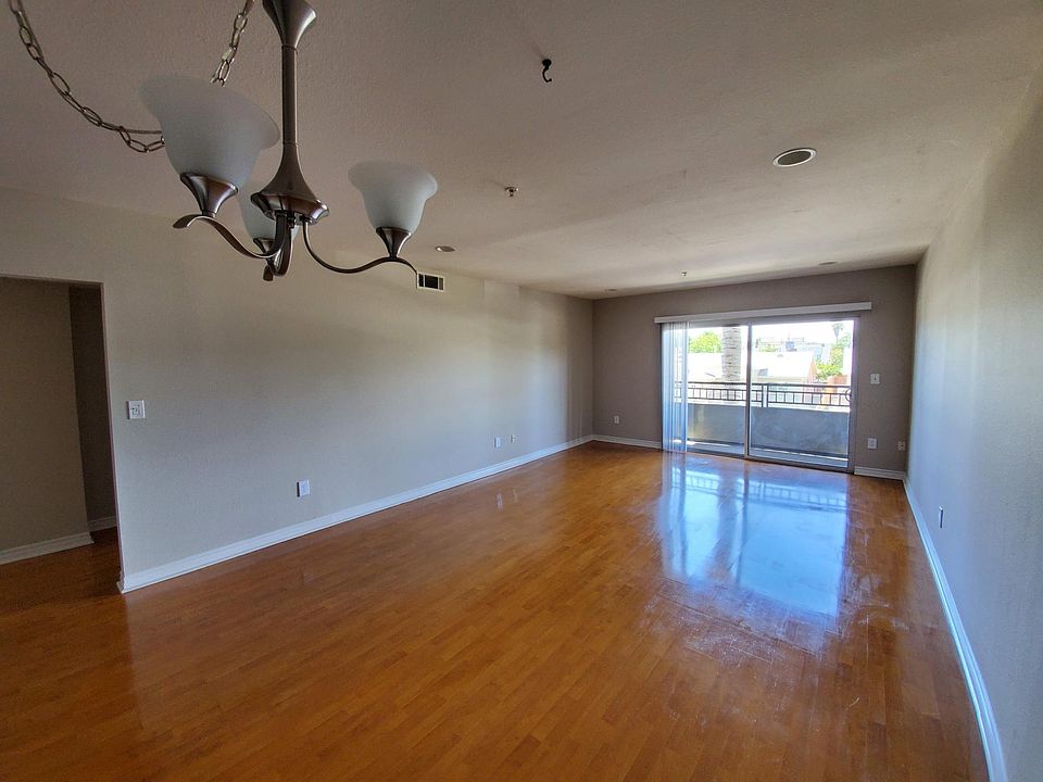 2nd image of 14554 Hartland St #209