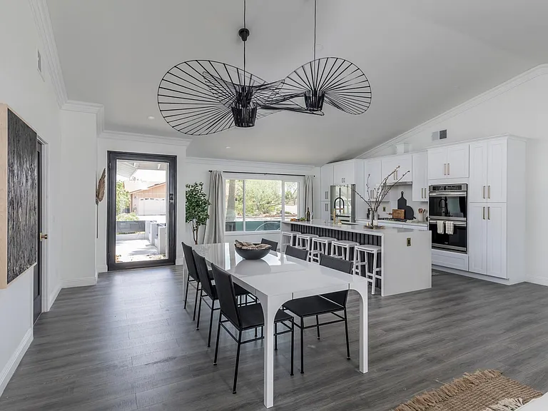 8702 E Clarendon Ave — Photo 33