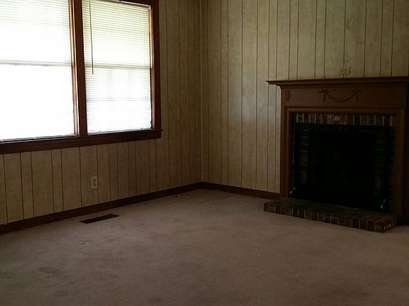 2nd image of 3913 16th Ave