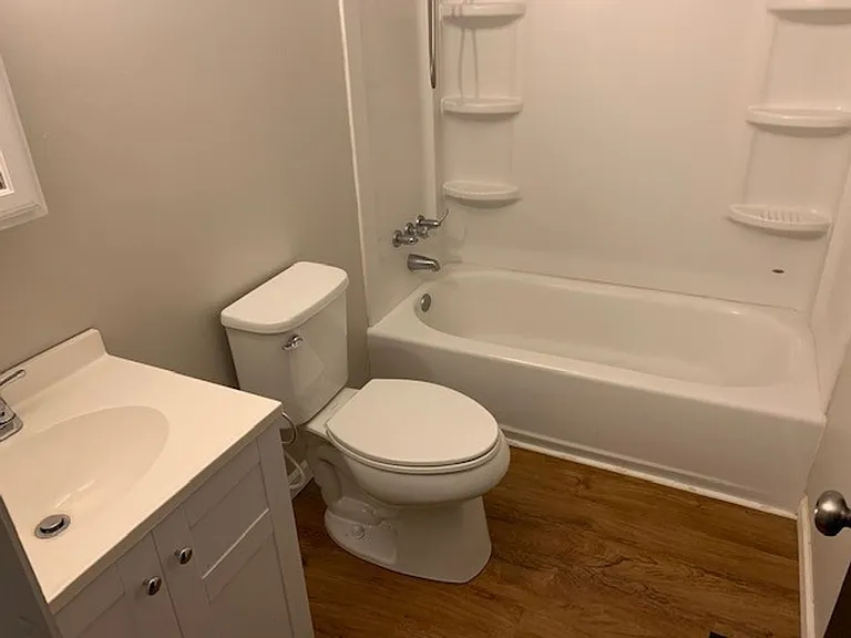 320 S Hawthorne St — Photo 8