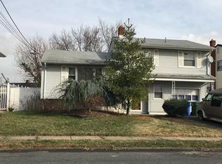 694 Franklin Dr, Perth Amboy, NJ 08861