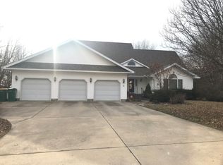 13 Rhett Butler Dr, Streator, IL 61364
