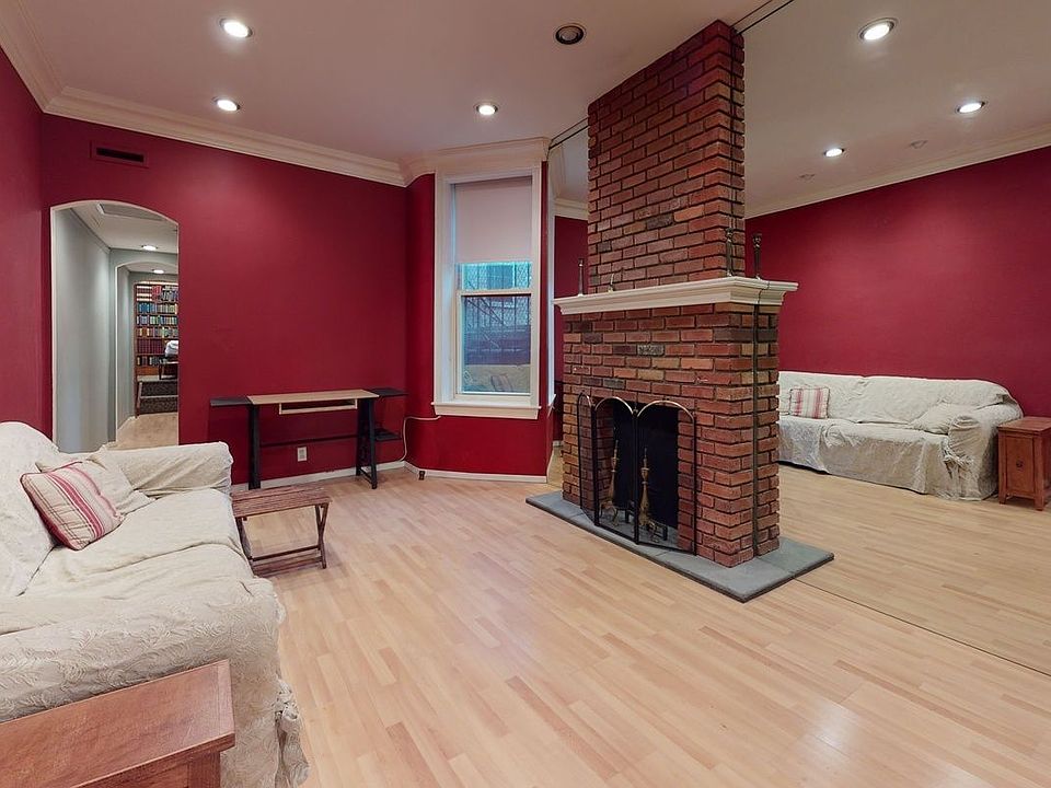 1st image of 415 W 46th St APT 1A