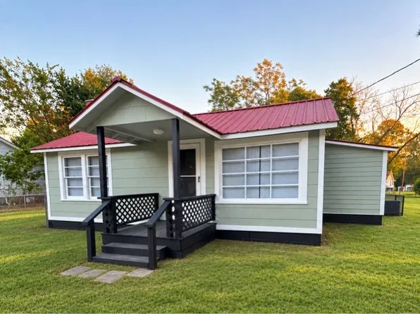 108 Pitt St, Fayetteville, NC 28306