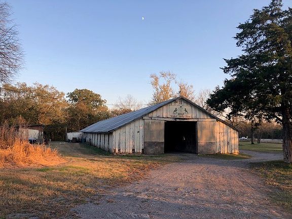 3rd image of 2135 Highway 41a S