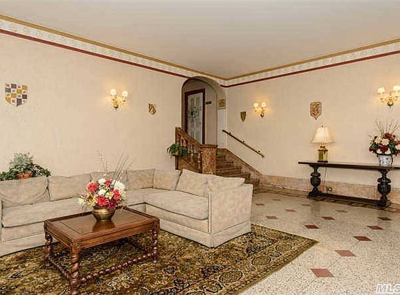 2nd image of 12 Hamilton Pl