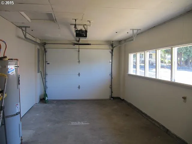 350 N Maple St — Photo 14