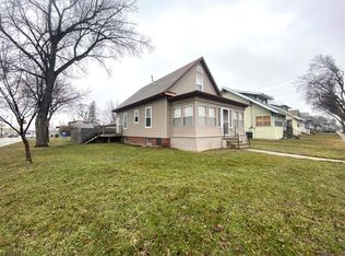 1445 3rd Ave N, Fargo, ND 58102