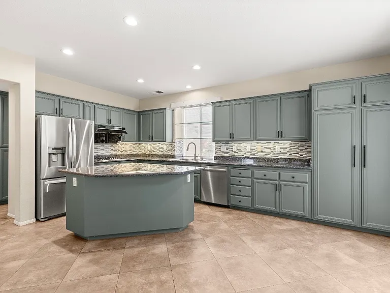 477 Fallbrook Ave — Photo 4
