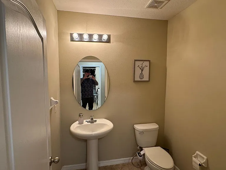817 Ashentree Dr — Photo 11