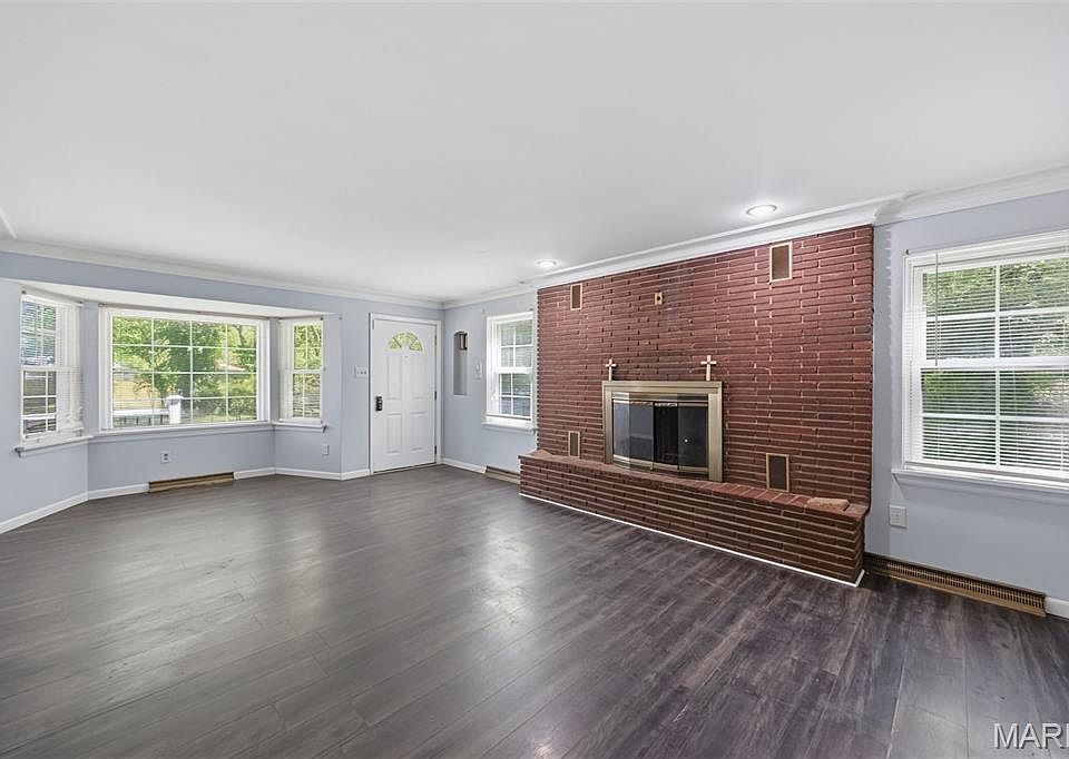 1st image of 703 Cunniff Pl
