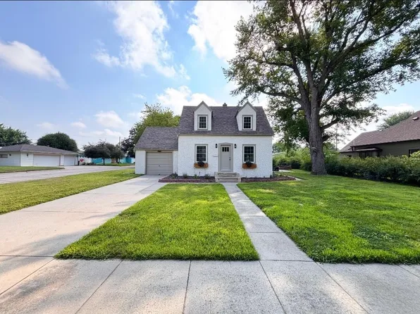 905 S 2nd St, Albion, NE 68620