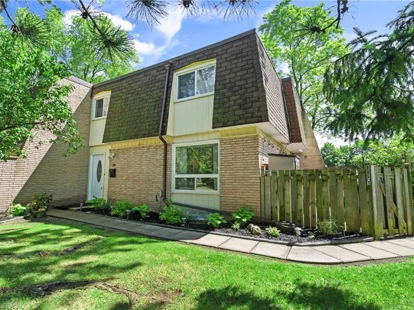 685 Francis Rd #1, Burlington, ON L7T 3X6
