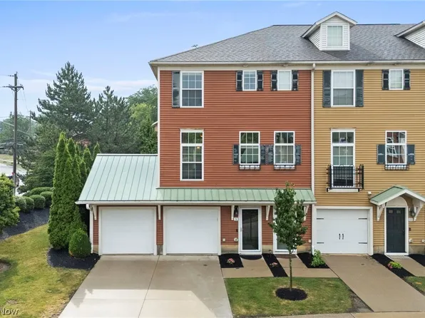 9 Grandview Dr, Rocky River, OH 44116