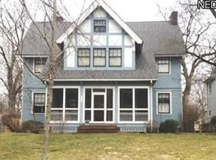 2597 Dartmoor Rd, Cleveland Heights, OH 44118
