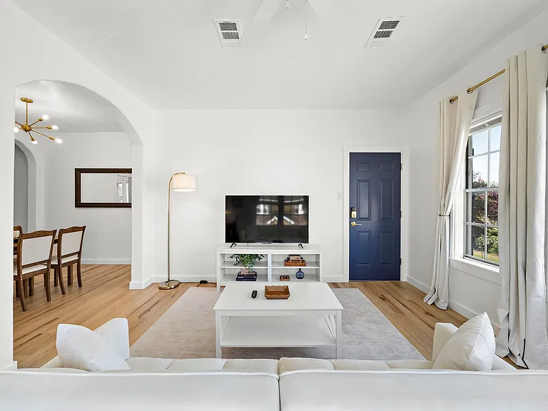 3901 Dallas St #D — Photo 12