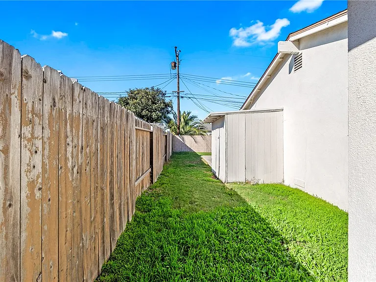 6431 Brown Cir — Photo 34