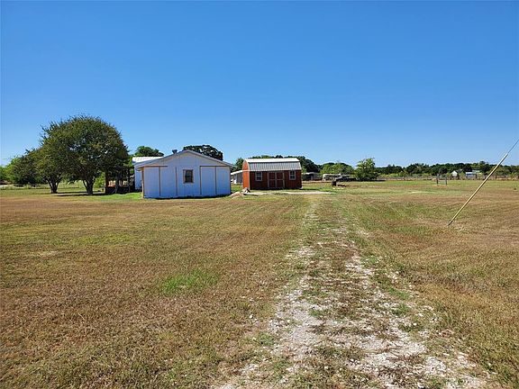 4th image of 1811 Oak Ln
