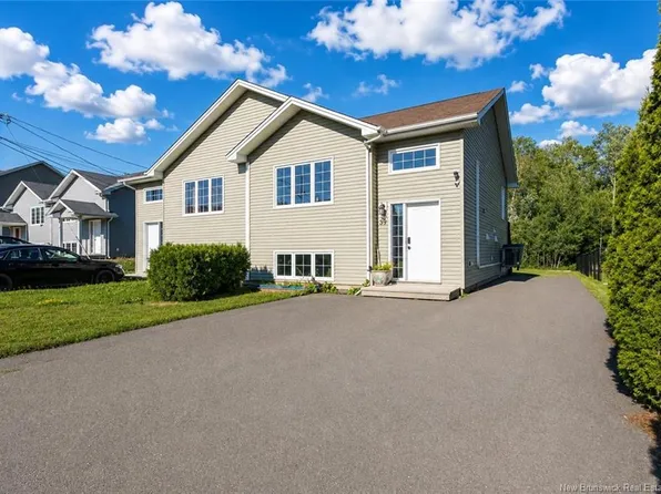 39 Whisperwood Dr, Moncton, NB E1G 0P7