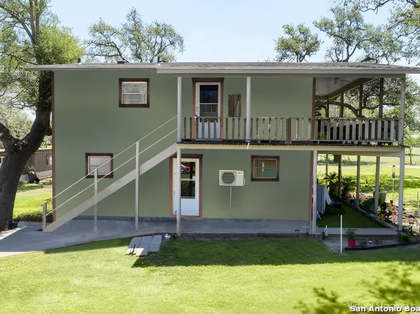 189 Freeman Cir, George West, TX 78022