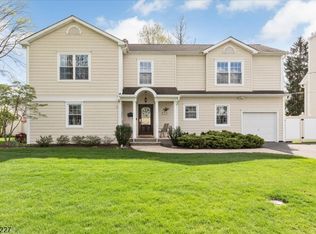 29 Mohawk Trl, Westfield, NJ 07090