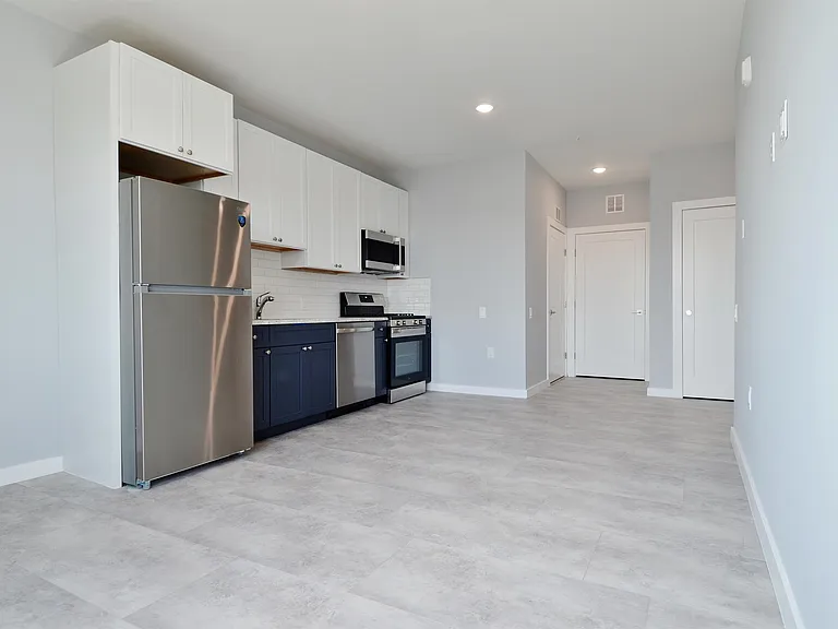 82 E 31st St #202 — Photo 5