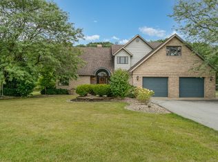 11541 Lakewood St, Crown Point, IN 46307