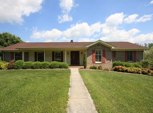 221 Fairway Dr, Abingdon, VA 24211