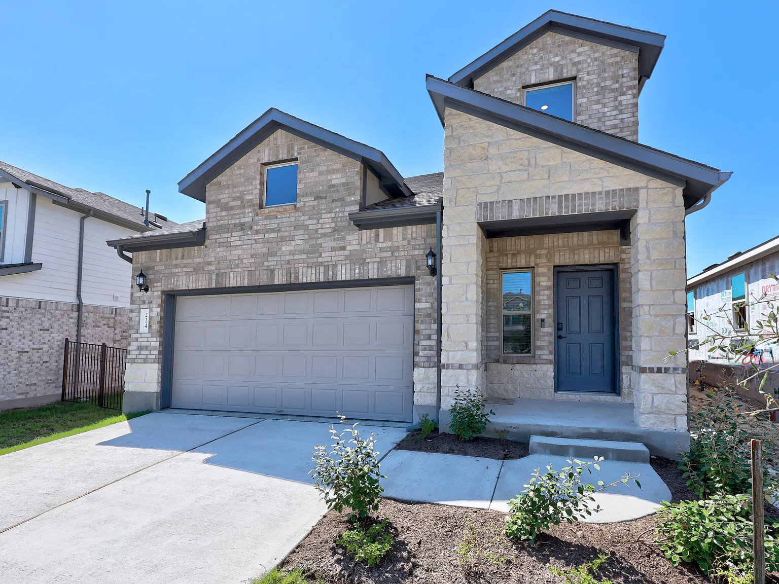 5 bed, 2536 sqft, $2,650 — Photo 3