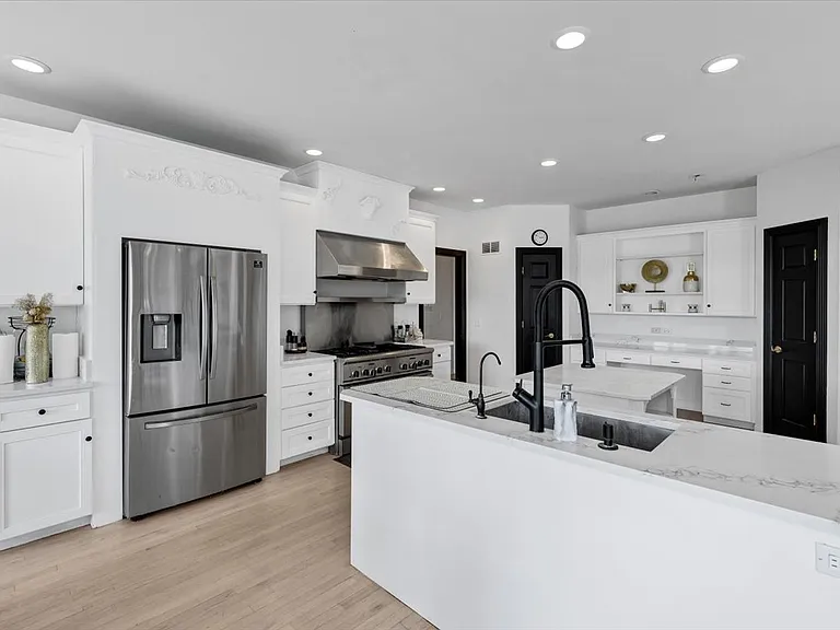 4206 Royal Fox Dr — Photo 18