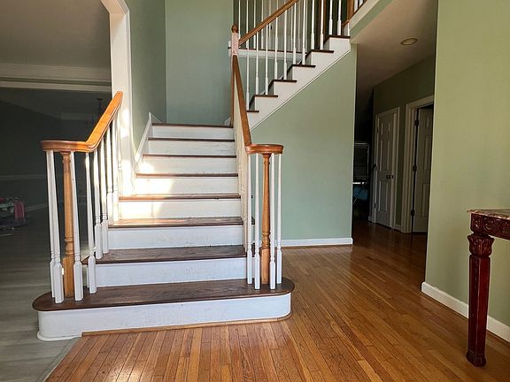 3rd image of 704 Rushing Falls Pl