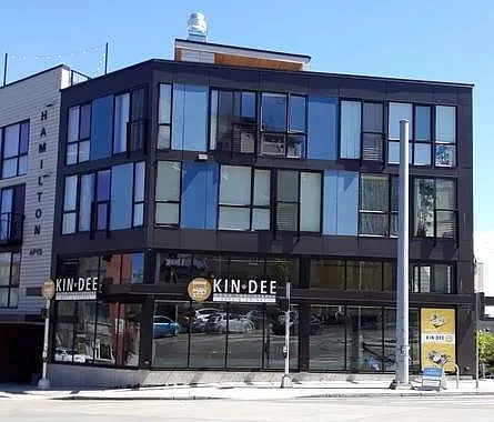 Hamilton- Your Bright, Modern City Home! — Photo 27