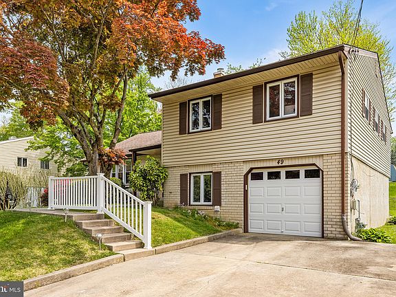 2nd image of 49 Brentwood Dr