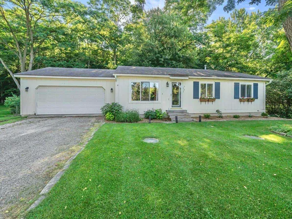 3902 Five Mile Rd, Traverse City, MI 49686