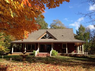 921 Jennings Rd, Whitmore Lake, MI 48189