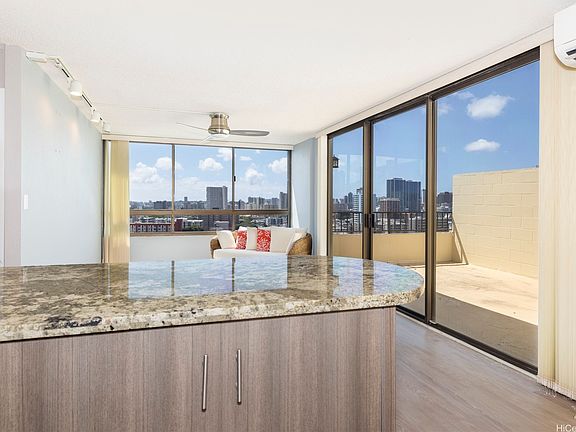 5th image of 1054 Green St APT 808