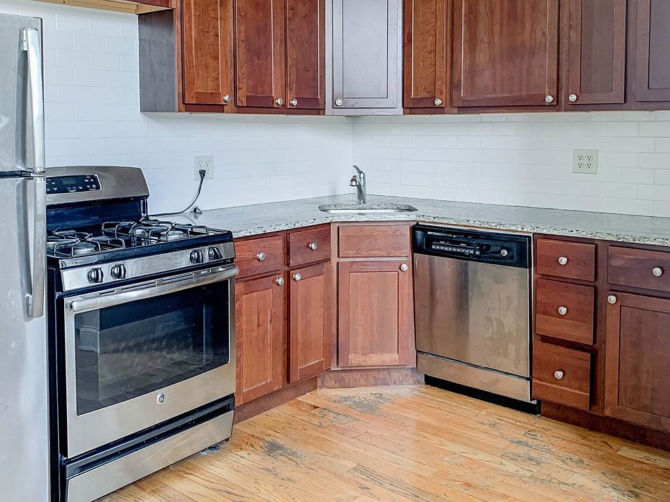 1st image of 3344 N Sheffield Ave #3