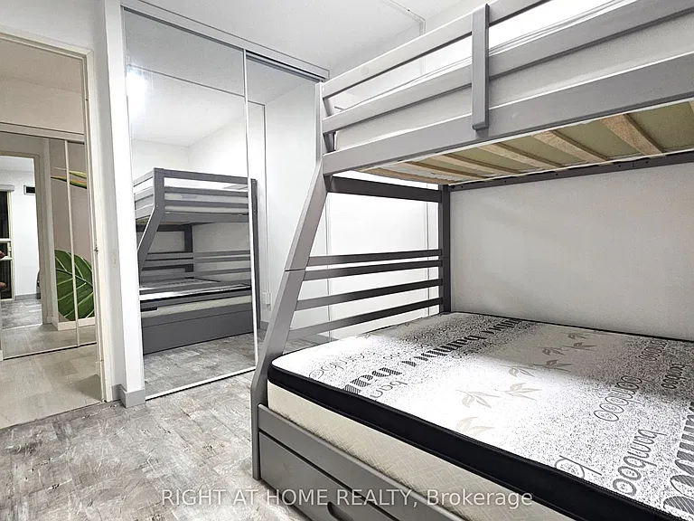 2460 Eglinton Ave E #1714 — Photo 25