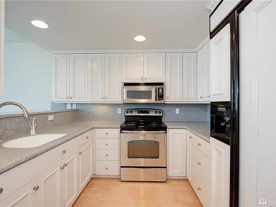 1st image of 177 107th Ave NE APT 718