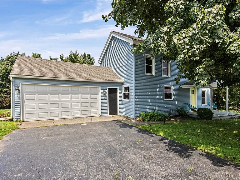 393 Mendon Center Rd — Photo 2