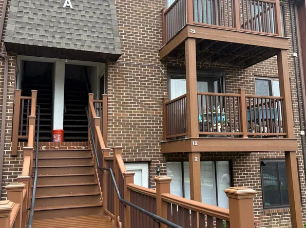 5200 Hilltop Dr APT A22, Brookhaven, PA 19015