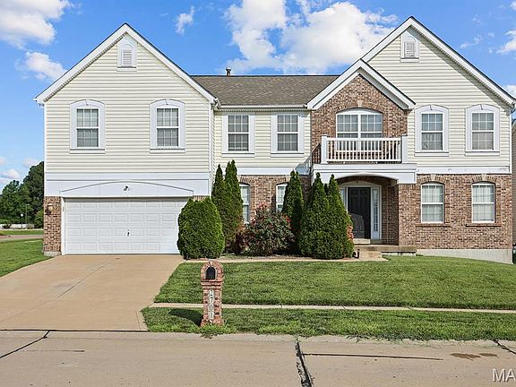 2nd image of 2701 Emerald Creek Ct