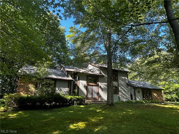 7347 Pinehill Rd, Concord Township, OH 44077
