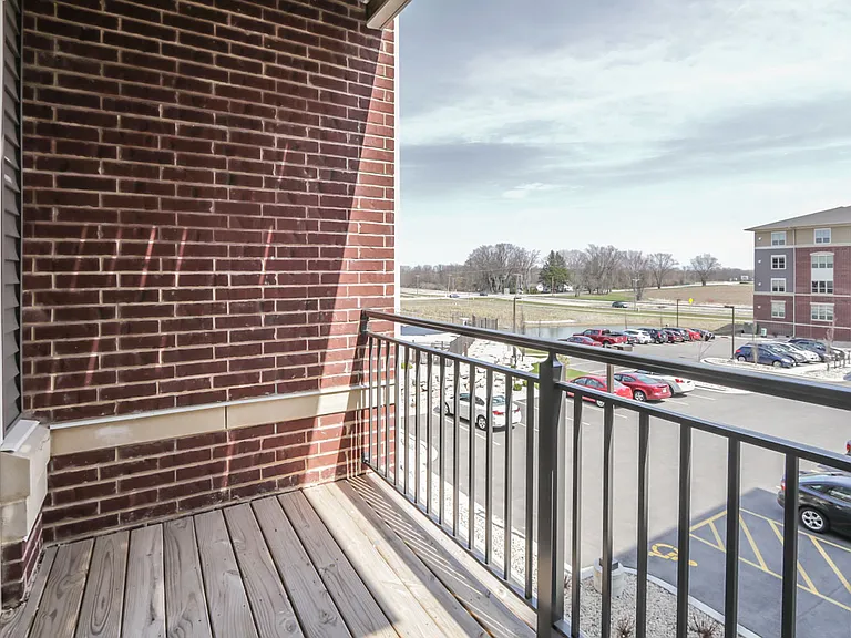 Jackson- Balcony