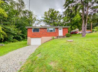 3895 School Rd, Murrysville, PA 15668