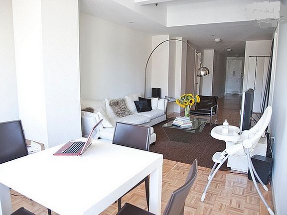 3rd image of 50 Warren St Unit Penthouse S